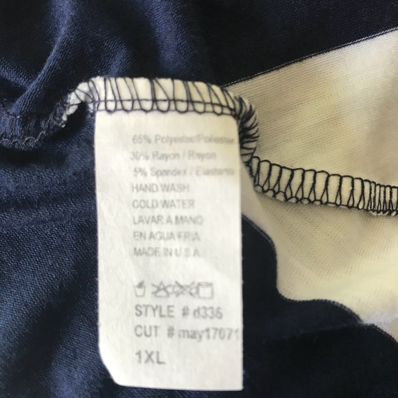 !LAST ONE 2X! Plus size striped maxi dress - Picture 6 of 7